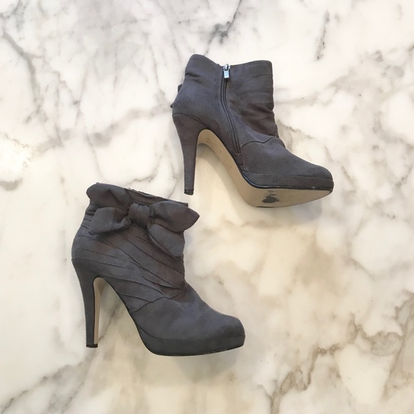 Forever 21 Shoes - Size 9 Forever 21 Gray Booties with Bow Detail